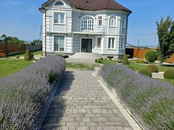 Добротний будинок Черновцы