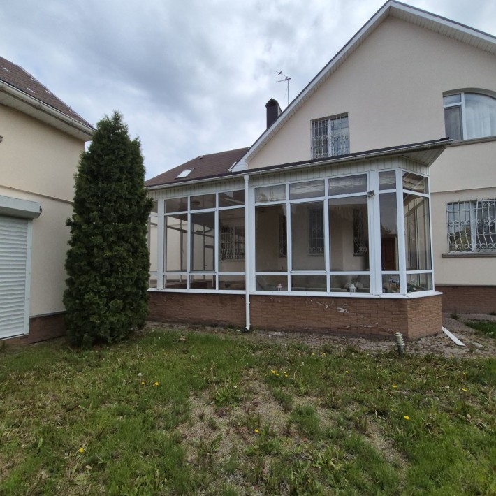 Продаж будинку з басейном - фото 1