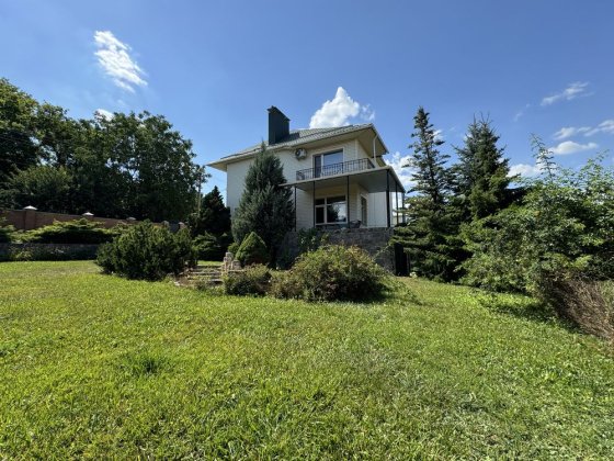 Центр міста. Двоповерховий будинок. З меблями та технікою Полтава