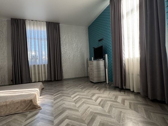 Будинок з ділянкою в центрі Роші Черновцы