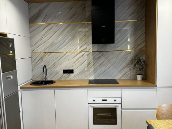 Продаж котеджу з закритою великою територією. Новий двір Ровно