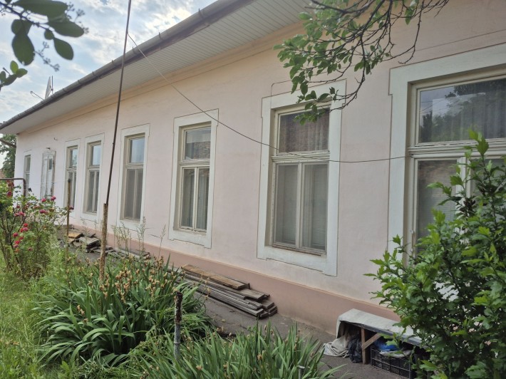 Продаж будинку в центрі міста з ділянкою. - фото 1
