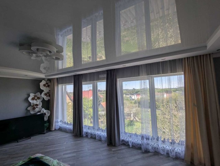Продаж просторного будинку з ділянкою. - фото 1