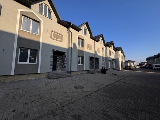 Продається таун 7 хв до Майдану (розтермінування) Чернівці