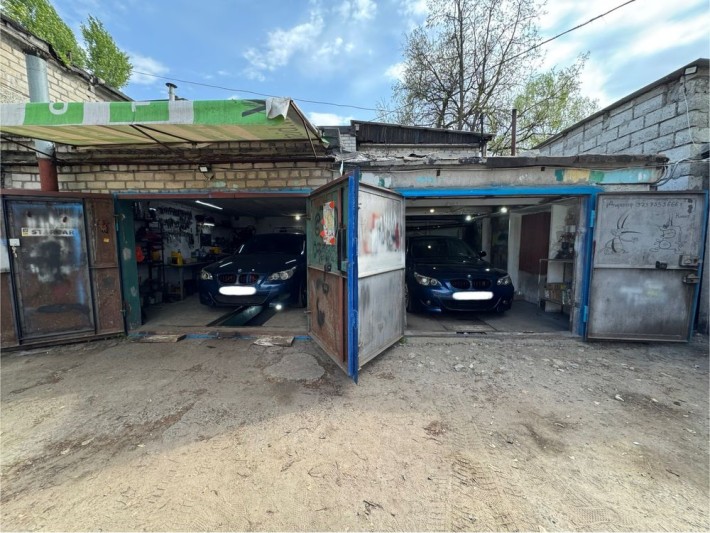 Продам 2 гаража,1 занаспь район Нибулона - фото 1
