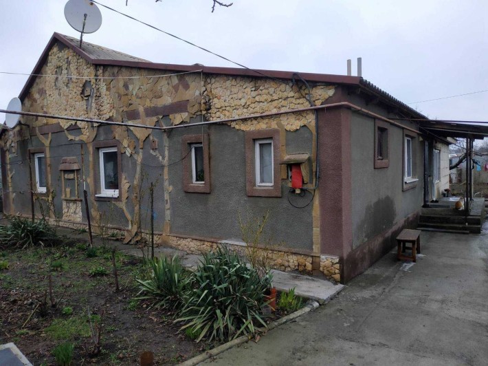 Продам дом в центре Великодолинского - фото 1