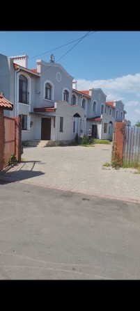 Котедж 158 кв. з частковим ремонтом с. Молодіжне - фото 1