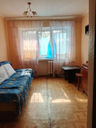 Здається кімната в гуртожитку в центрі біля базару  18 м2 - фото 1