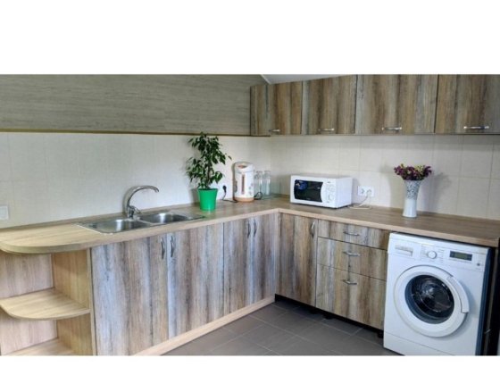 Хостел біля зупинки Б. Хмельницкого