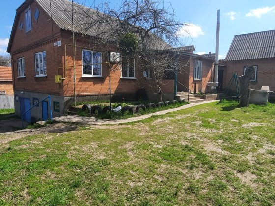 ПРОДАМ дом большой+флигель водворе СРОЧНО!!! Хозяйва) Крутой берег Полтава