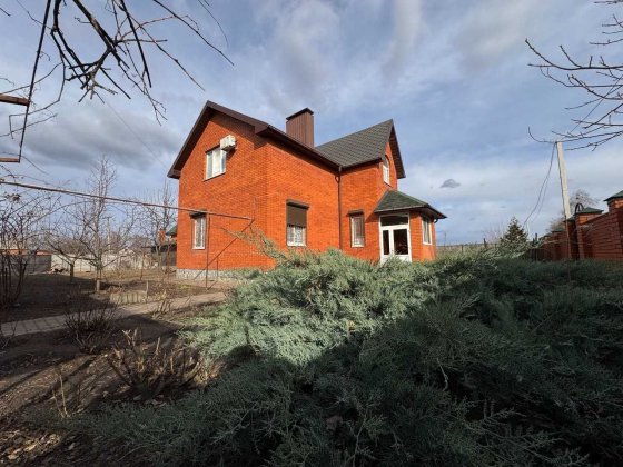 Цегляний будинок в Полтаві. 5 кімнат, баня, гараж, велика територія Полтава