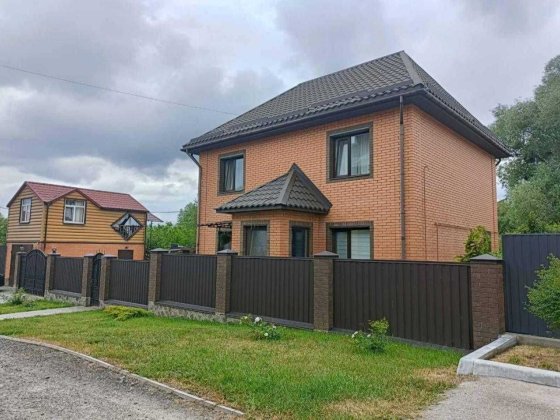 Двоповерховий сучасний будинок. р-н  Яр Полтава