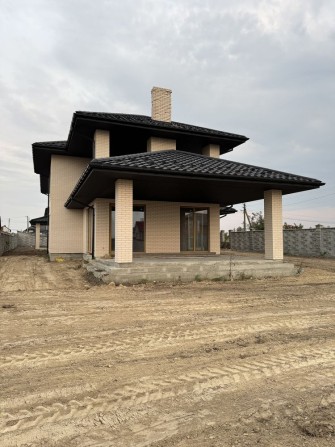 Продаж будинку в обарові!Великий та стильний з ділянкою 14 сот. - фото 1