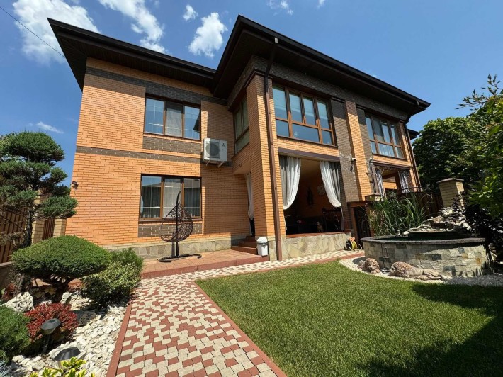 Цегляний будинок, центральна частина Полтави, 400 м², євроремонт - фото 1