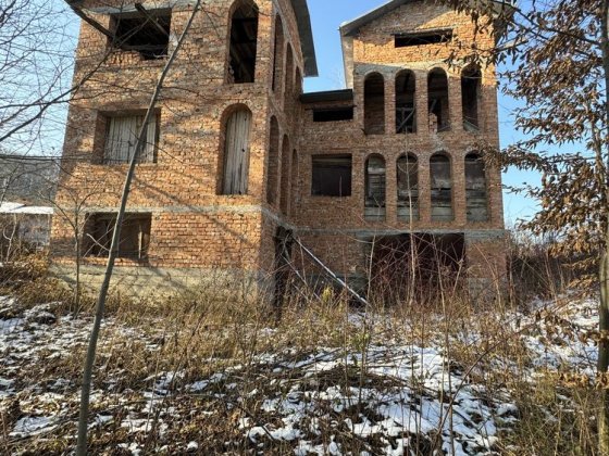 Якісно збудований дім,на великій ділянці.7км від Чернівців Чернівці