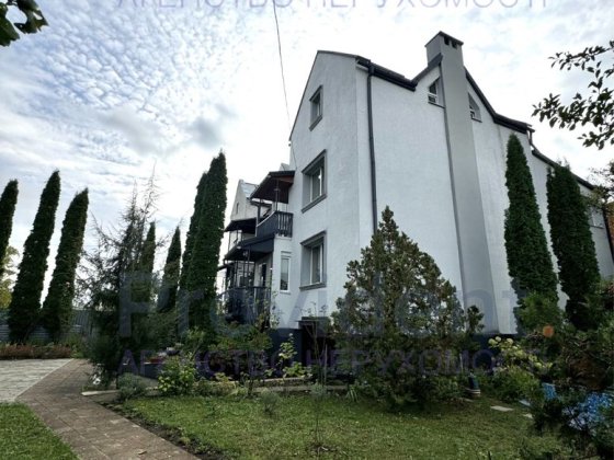 Продаж будинку поруч з центром|270м2 Ужгород