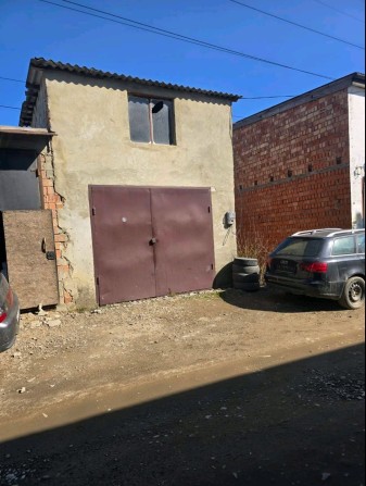 Цегляний двоповерховий гараж в кооперативі 18, вул. П.Кільцева 
Розм - фото 1