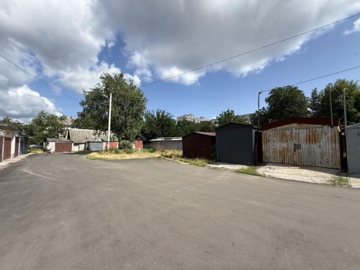 Продам гараж в центрі міста! Право власності - фото 1