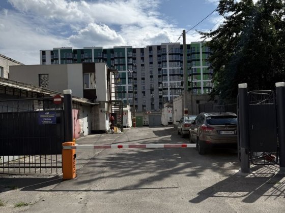 Продам капітальний гараж в центрі міста! Право власності Черкассы