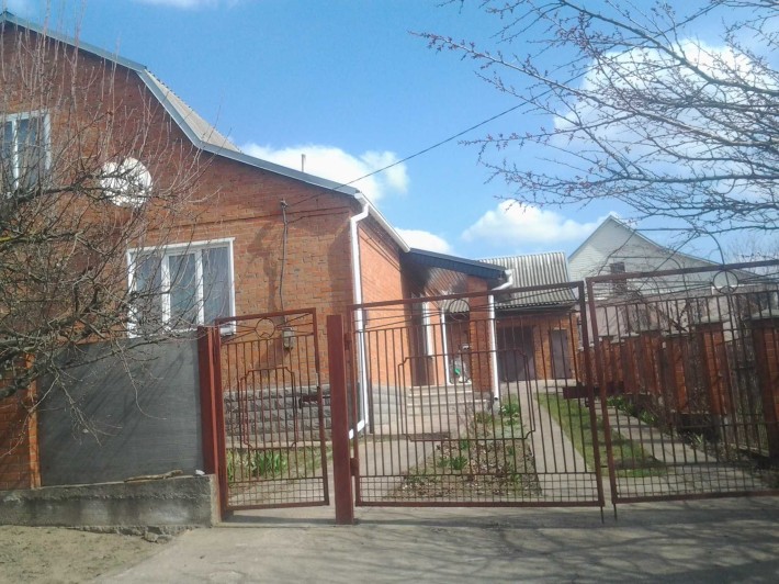 Продам половину будинку - фото 1