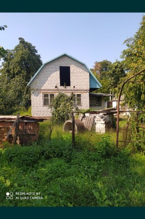 Продам дім в Садках
Кількість кімнат 2 а також є вітальня, кухня. 
Д - фото 1
