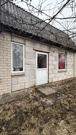 Дача біля озера. Газ у будинку! 2 поверхи, 6 соток - фото 1