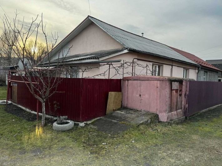 Частина будинку в центральній частині міста - фото 1