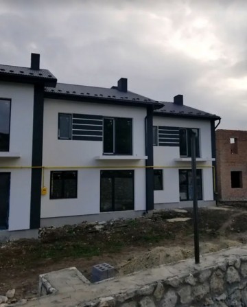 Продаж будинку з каміном і ділянкою на 1,8 сотки, 120 кв. м, 5 кімнат - фото 1