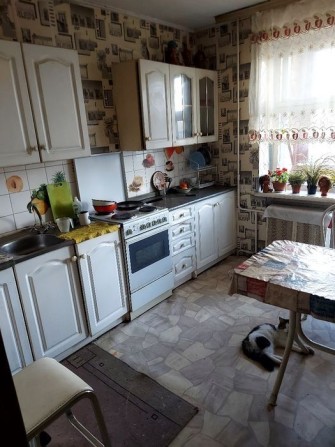 Сдам комнату для женщины от 45- 60 лет, помощь хозяйке - фото 1
