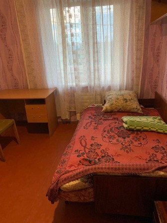здаються 2 кімнати на вибір,метро Лісова,без хазяїв. - фото 1