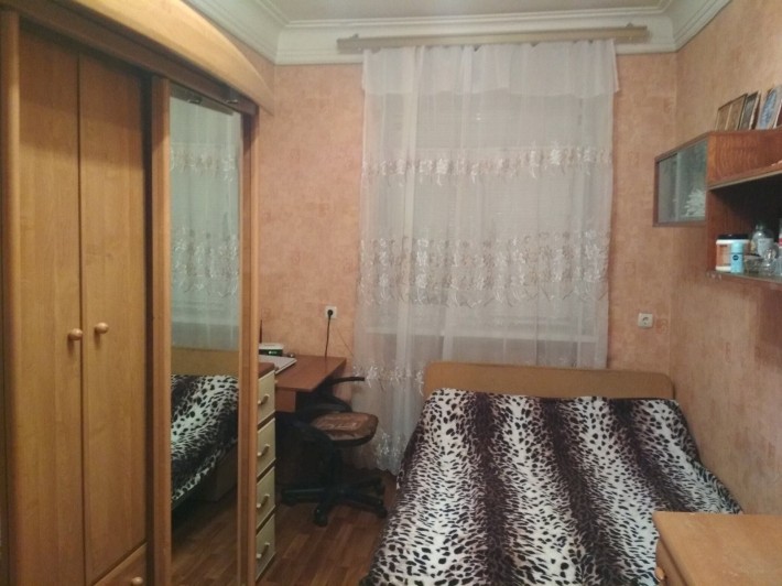 Здам кімнату в  гуртожитку, хозяйка, без комісії. До м. Дарниця 2 хв. - фото 1