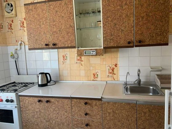 Здам кімнату дівчині біля метро Палац "Україна" Киев