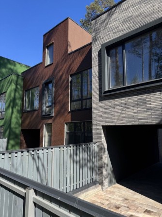 Будинок 146 м² у Києві | Гараж, 2 поверхи, сауна, дахова тераса - фото 1