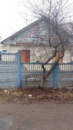 Продам частину будинку, окремий двір, з гаражем - фото 1