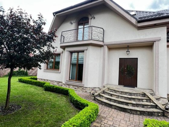 Продаж будинку в елітному районі Ровно