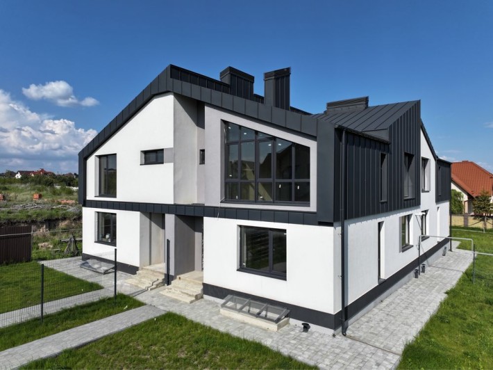 Котедж 130м.кв. + ділянка . Газифікований.Район Щасливе - Новий двір - фото 1