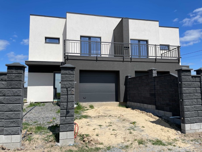 Продам котедж-двоян з гаражем та парканом. Червоні Гори. 3.5сот - фото 1