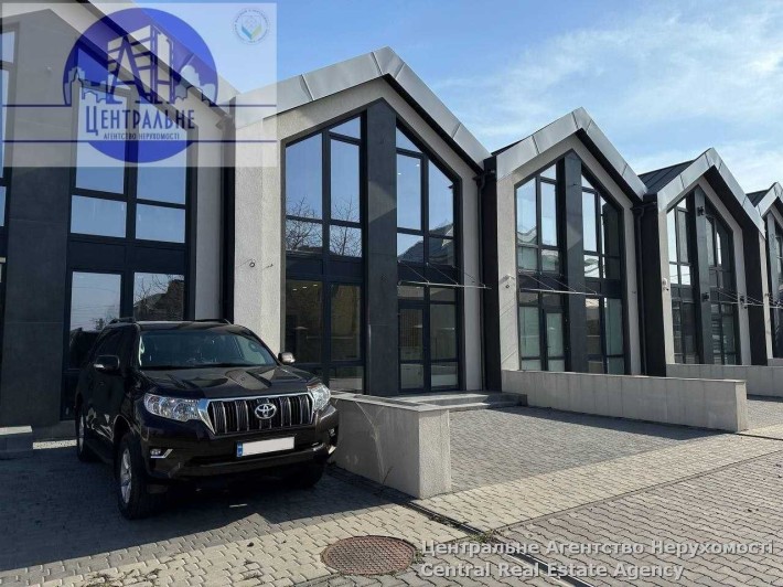 Продається класний town house у гарному й престижному районі. - фото 1