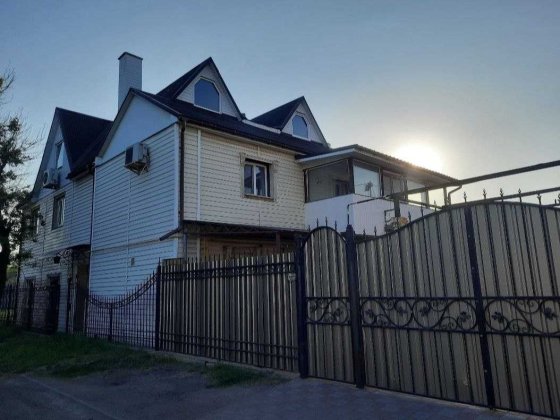 Великий будинок для великої родини Черкаси