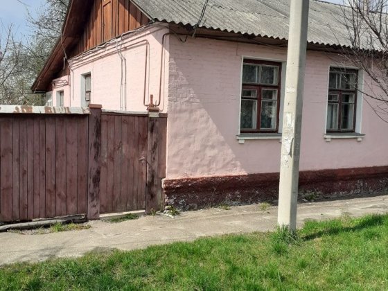 Продам пол дома   ул.   Верени \Ст.Подусовка\ Чернигов