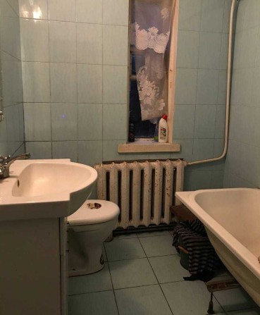 Продаю 1/2Дома 50м2 Отдел.Двор= 3сот(Приват.)Ванна+туал. Центр.Канализ - фото 1