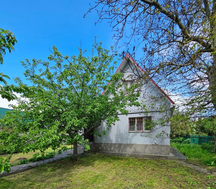 Продаж будинку з чудовою локацією — ідеально для родини - фото 1