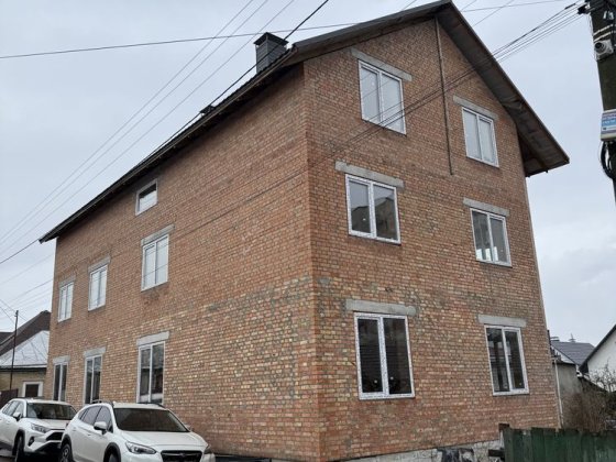 Будинок на Казбеті Черкаси