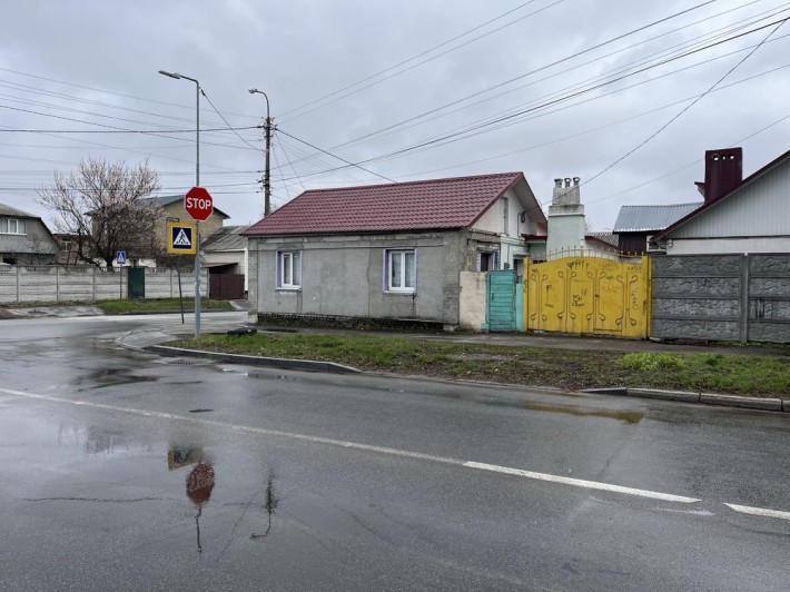 Продам 1/2 дома р-н ринок нива(30 школа) - фото 1