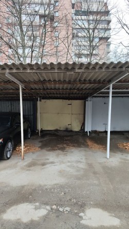Продаж паркомісце під навісом, вул. Коробова, за бібліотекою - фото 1