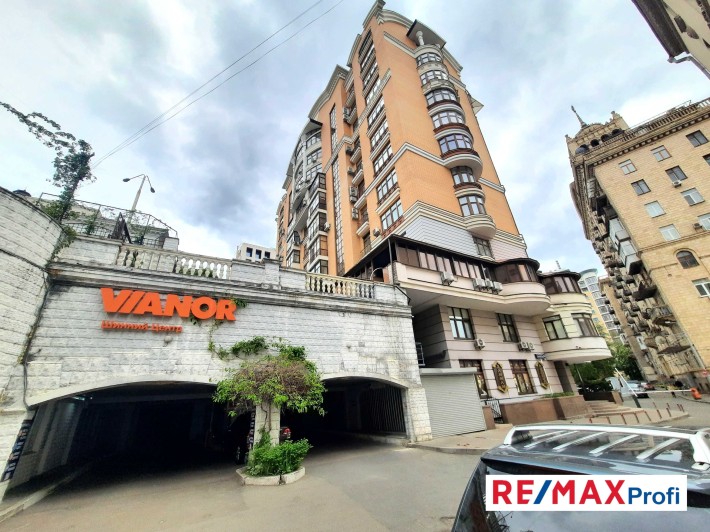 Підземний гараж (бокс), вул. Лютеранська 10 А .  ЖК Тріумфальна арка - фото 1
