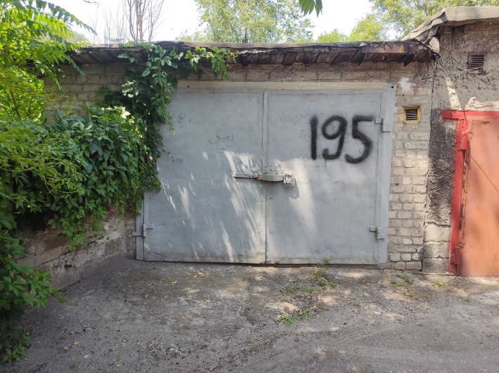 Продам капитальный гараж,,Соцгородок,, в районе бывшего ДК  Кирова - фото 1