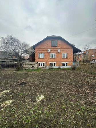 Власник.Продам будинок в центрі монастириська біля школи жилий стан - фото 1