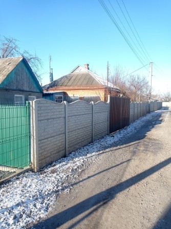 Продам будинок в Новій Водолазі біля залізничного вокзалу - фото 1