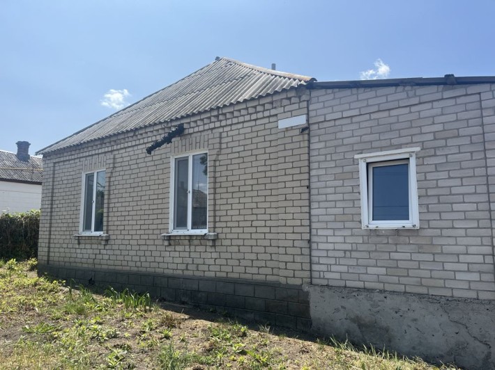 Просторий будинок в тихому районі міста - фото 1